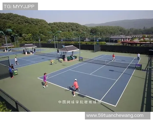 网球战术：南京网球队的边路渗透体系